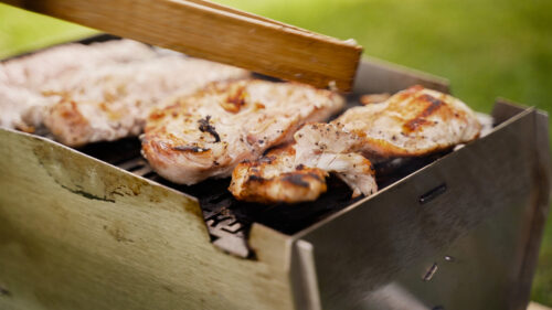 Kippetje op de grill