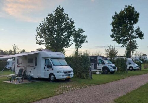 Campers op camperplaats het Lindedal in Steggerda